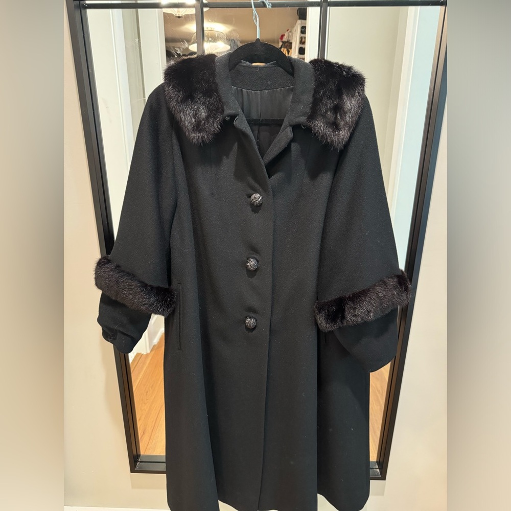 Betti Jean Vintage Wool and Genuine Fur Coat Size Large MCM 60’s